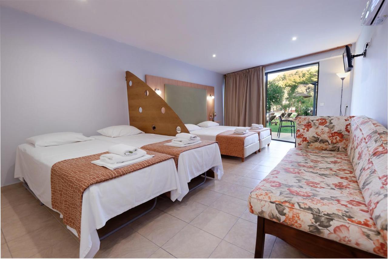 Hotel Punta Екстериор снимка